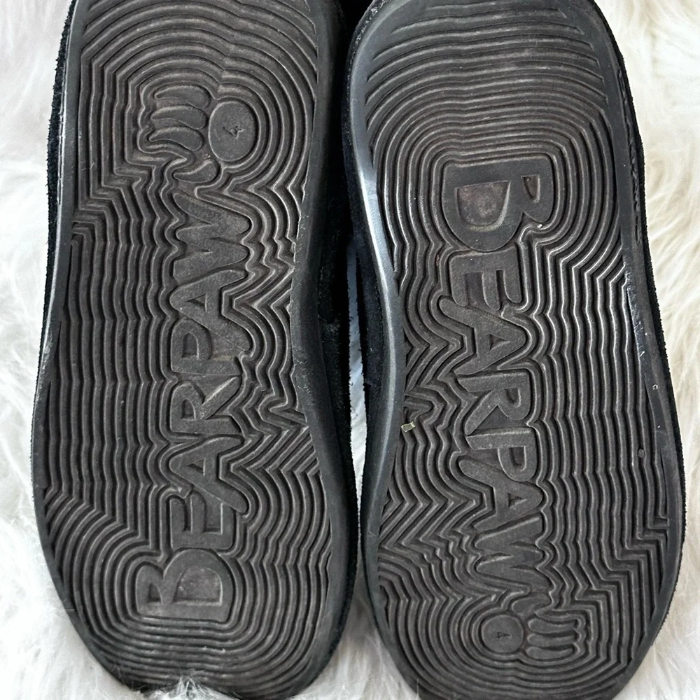 EUC‎ Bearpaw Youth Black Suede Boots Size 4